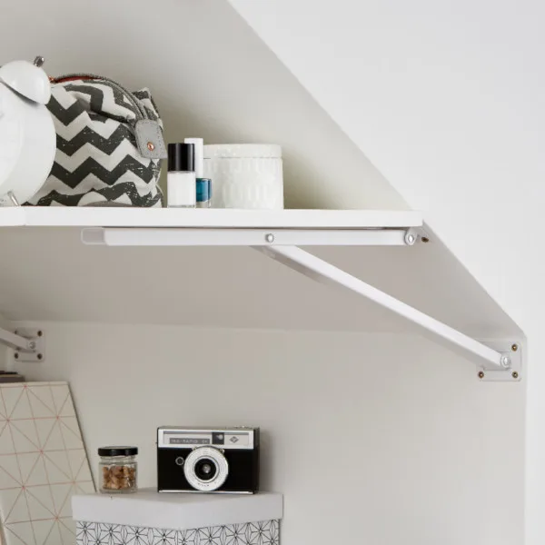 Escuadra abatible para pared inclinada