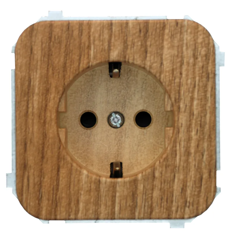 Enchufe ceese mil pino