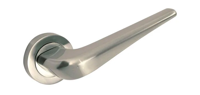 Juego de manilla con roseta de 5.3 cm de zamak satinado puerta interior