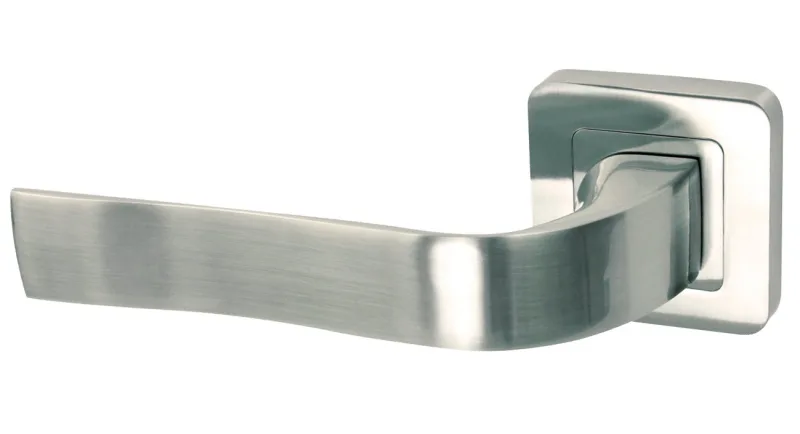 Juego de manilla con roseta de 5.2 cm de zamak satinado puerta interior