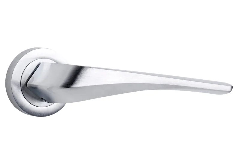 Juego de manilla con roseta berta de zamak cromado satinado