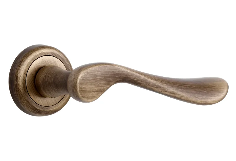 Juego de manilla con roseta arpa de latón bronce envejecido