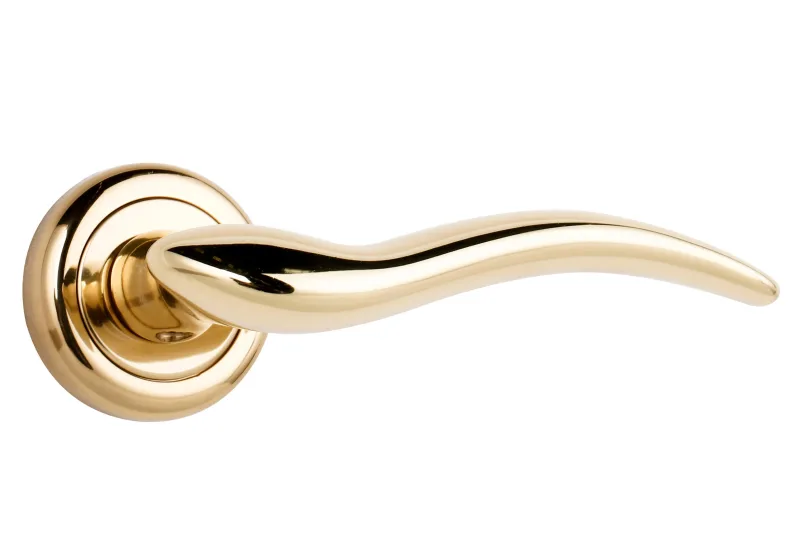 Juego de manilla con roseta valentina de latón pulido