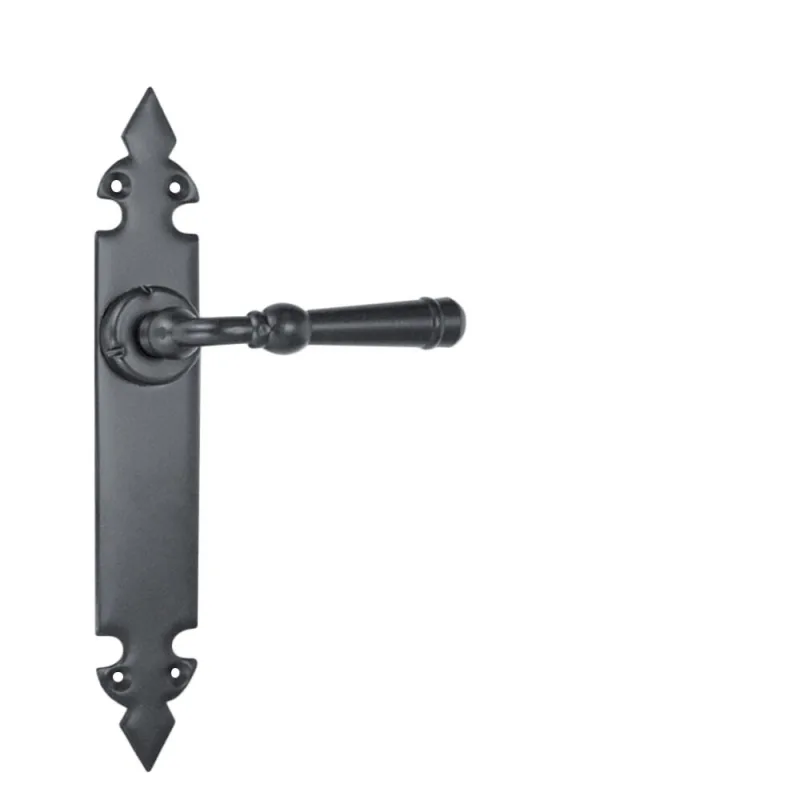 Juego de manilla con placa de puerta utrera color negro con bocallave a 47 mm