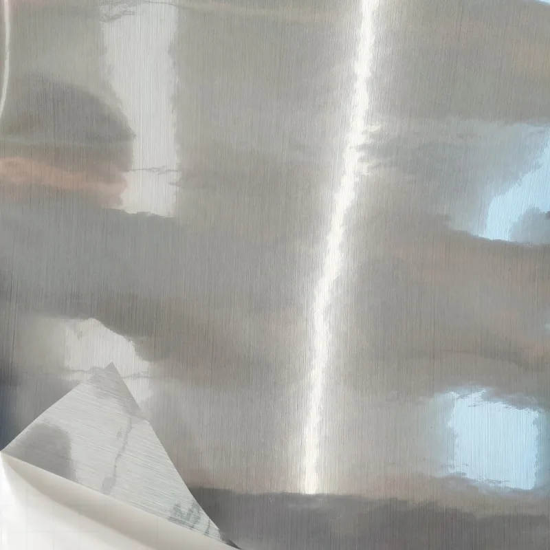 Revestimiento adhesivo mural imitación metal gris/plata metalik de0.6 x 2m