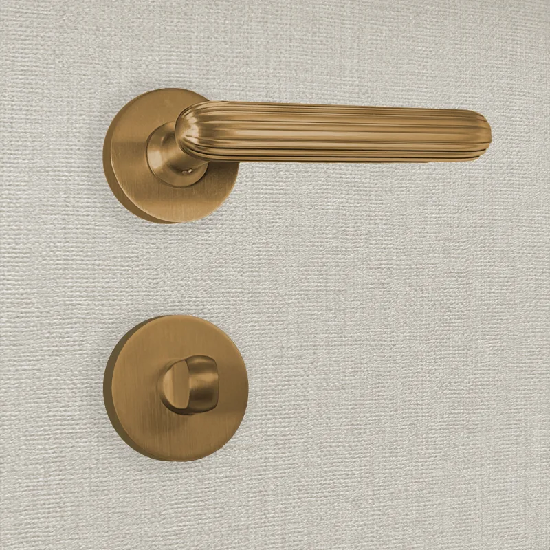 Manilla de diseño con acabado dorado mate tina - katchmee