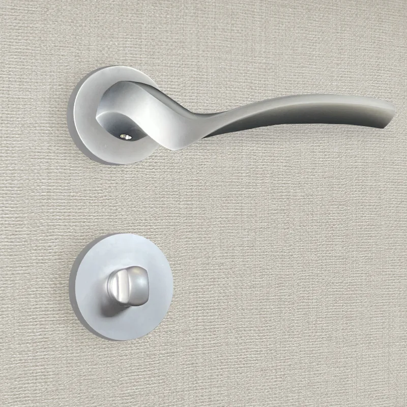 Manilla de diseño con acabado cromado mate carla - katchmee