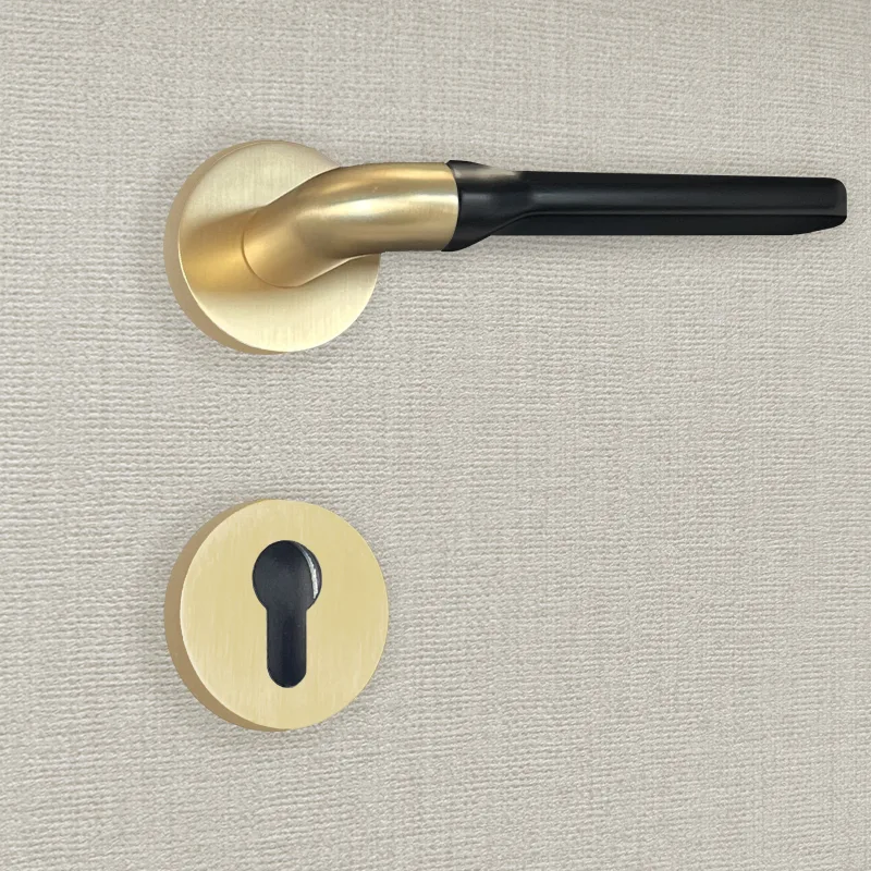 Manilla cilíndrica de diseño en acabado dorado y negro mate daniela - katchmee