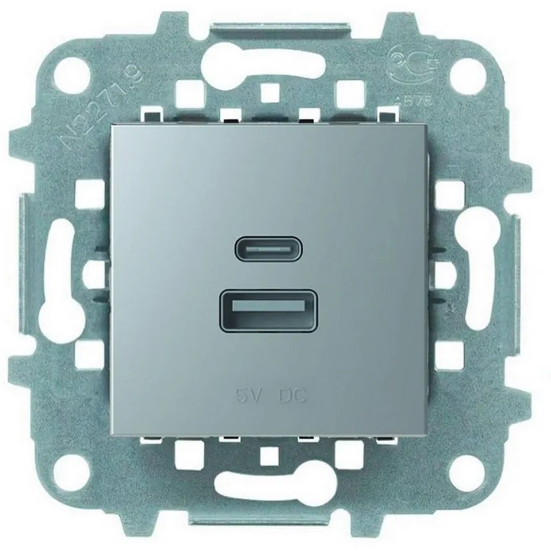 Toma de usb niessen zenit plata