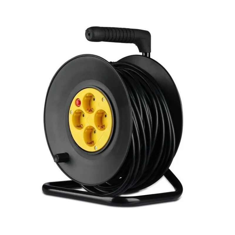 Alargador de cable con 4 tomas 10a 2p + schuko con protección térmica negra y clavija schuko l: 25mt
