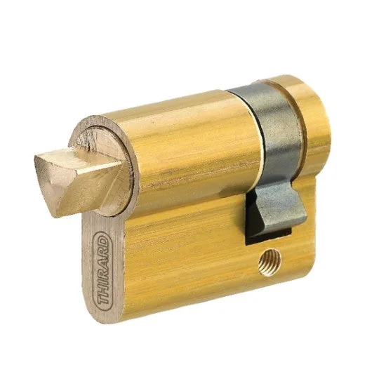 Medio cilindro externo triangular thirard - latonado - macho - 30x10 mm - 053019