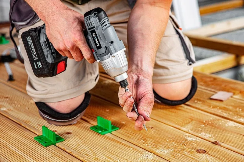 Kit energy+: destornillador de batería, batería de 2,0 ah, cargador, bolsa de herramientas eléctricas, puntas