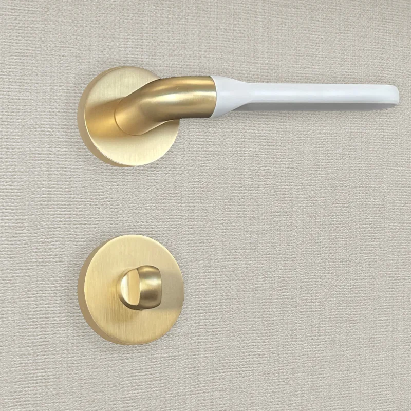 Manilla de diseño matilda con acabado dorado y blanco mate - katchmee