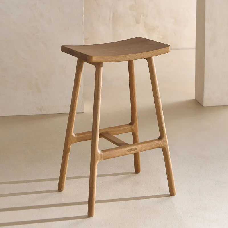 El Corte Inglés - Room - Taburete de madera de roble Canaima.