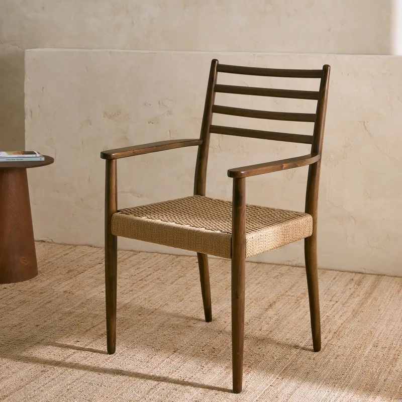 El Corte Inglés - Sillón de madera de nogal y ratán Budy.