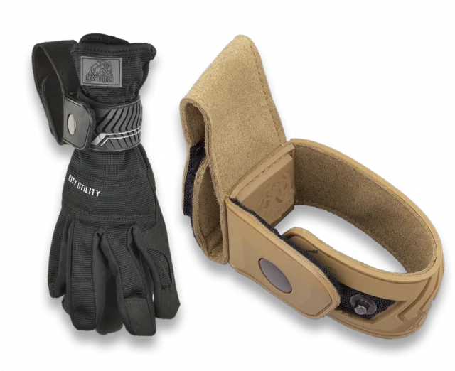Porta Guantes Mastodon Coyote de ABS, Ajustable por dos Posiciones de Broche, en blister 34534
