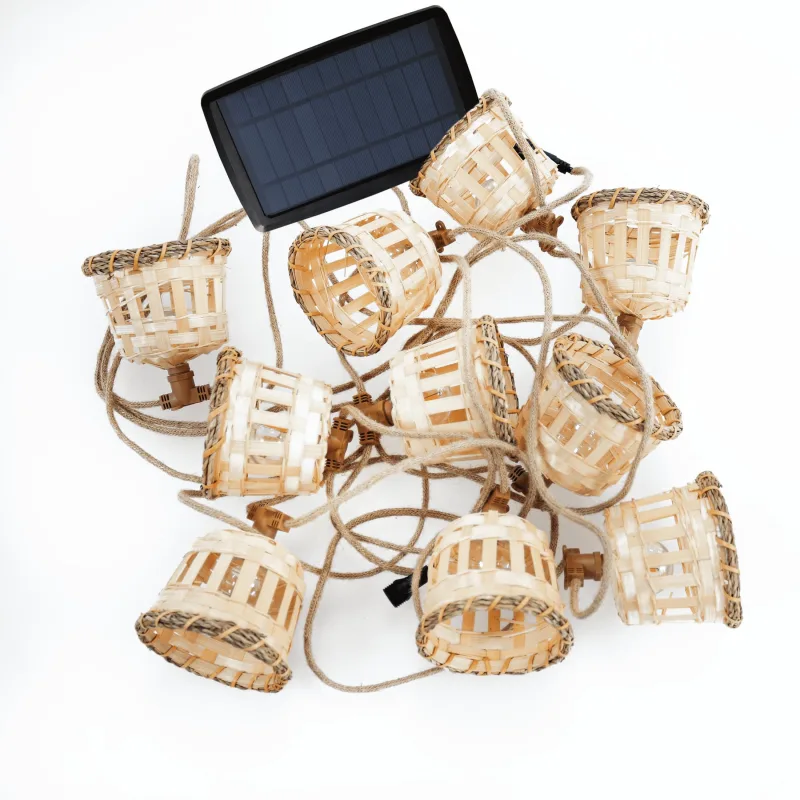 newgarden Guirnalda de luces decorativa AURORA para exterior bajo techo Fibra de Madera 10 Farolillos LED Cálida 8 metros longitud. Hecha en España