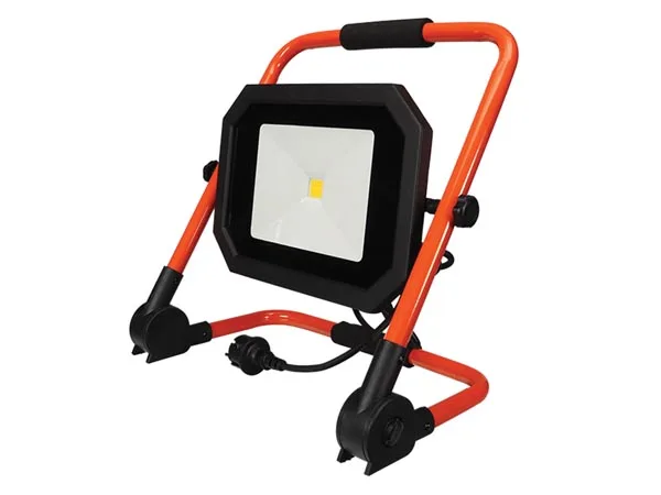 Perel Lámpara de trabajo LED portátil 50 W 5400 lumen 4000 K blanco neutro IP64 luz de trabajo con soporte ajustable y empuñadura soft grip para interior y exterior