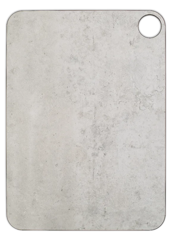 Tabla de Corte de la marca Arcos 765200. Tabla que permite tener una superficie apta para cortar sin degradar el filo del cuchillo. Color Gris, 37,7 x 27,7 cm x 6,5 mm (Espesor). Fabricada en celulosa y resina.