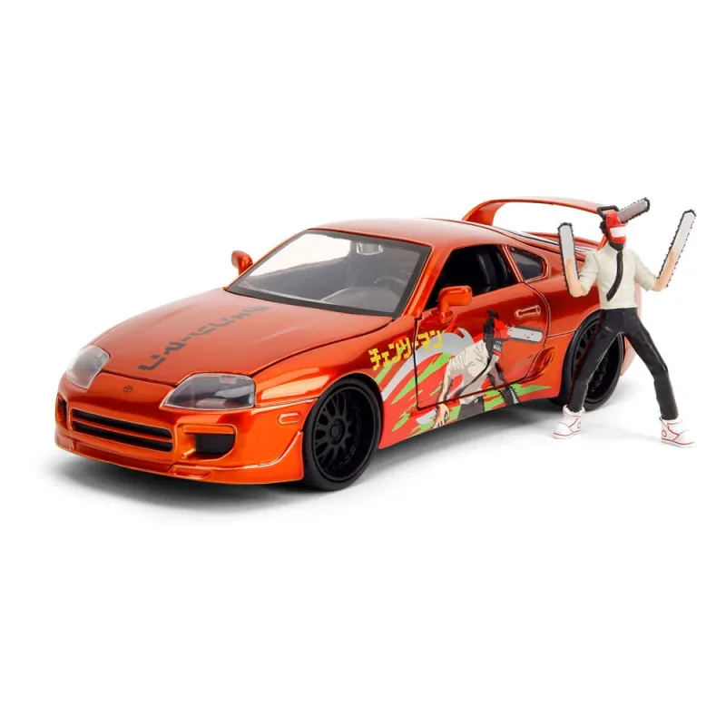 Jada Toys Chainsaw Man Auto Toyota Supra 1995 (20 cm) con Figura de Chainsaw Man (7 cm) - Modelo de Coche con Piezas para Abrir, Juego de Juguetes de Metal para Fans y coleccionistas a Partir de 8